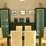 Moll Apartment